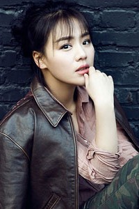 马思纯时尚写真尽显青春魅力