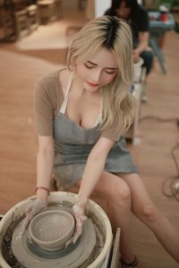 抖音小小鱼露生活照写真，斗鱼折耳鱼不呼吸福利写真，折耳鱼高清壁纸图片