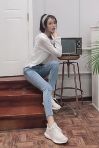 抖音女神曲一婷Morgen微博图片 网红曲一婷个人写真高清生活照