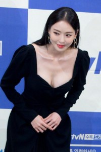 韩国演员李多喜完美身材比例性感写真图集 李多喜高清生活照图片