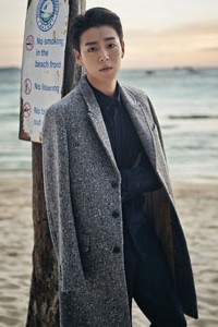 韩国男星李玹雨时尚写真 衣衫尽湿性感撩人