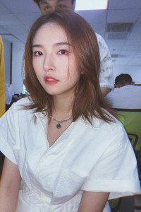 抖音网红糖一生活照写真，女神糖一cool微博高清壁纸图片