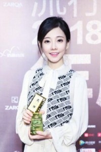 冯提莫高清生活照欣赏 美女主播冯提莫最新现场图片合集