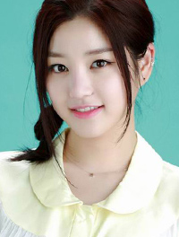 李侑菲