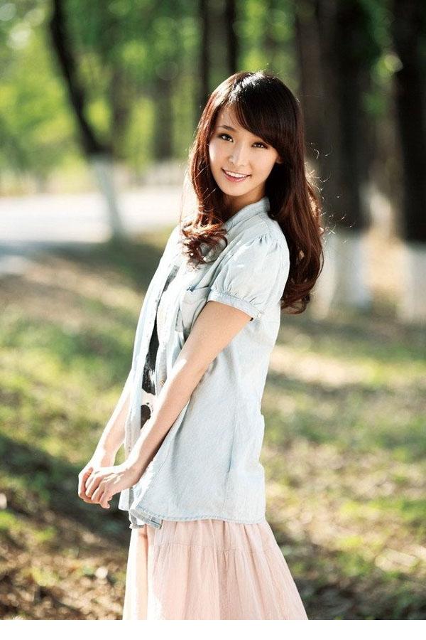 李曼田园写真“氧气美女”清新动人
