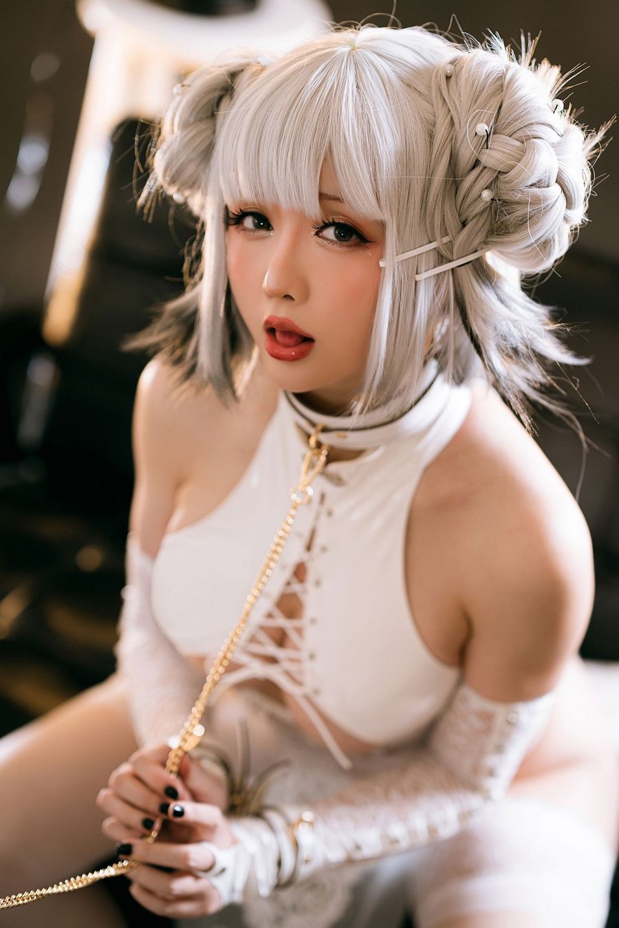 动漫博主星之迟迟丝袜美腿白狗勾旗袍紧身服饰系列写真